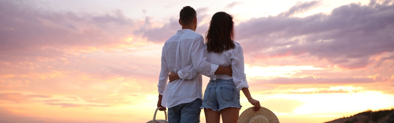 Romantic Day Trips in Kuwait: Seaside Walks & Sunset Views