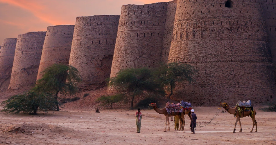 Explore Historical Forts on a Day Trip to Al Jahra Red Fort