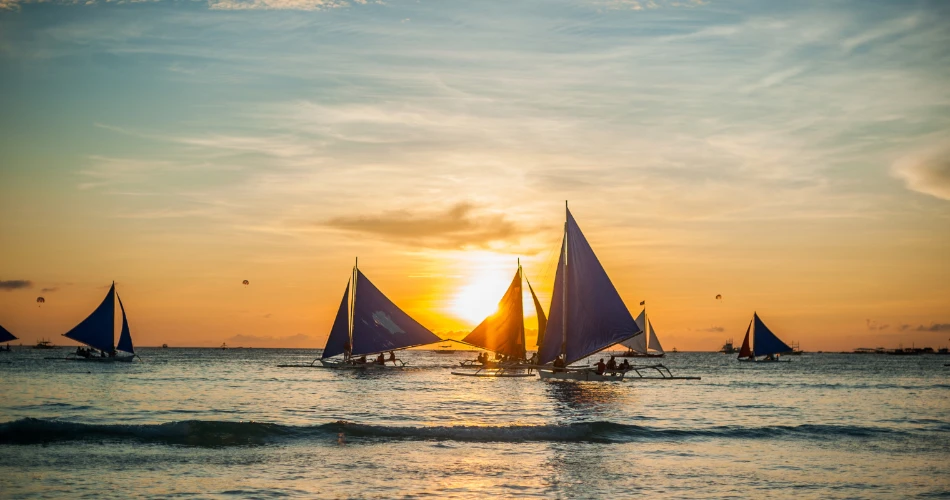 Romantic Day Trips in Kuwait: Seaside Walks & Sunset Views